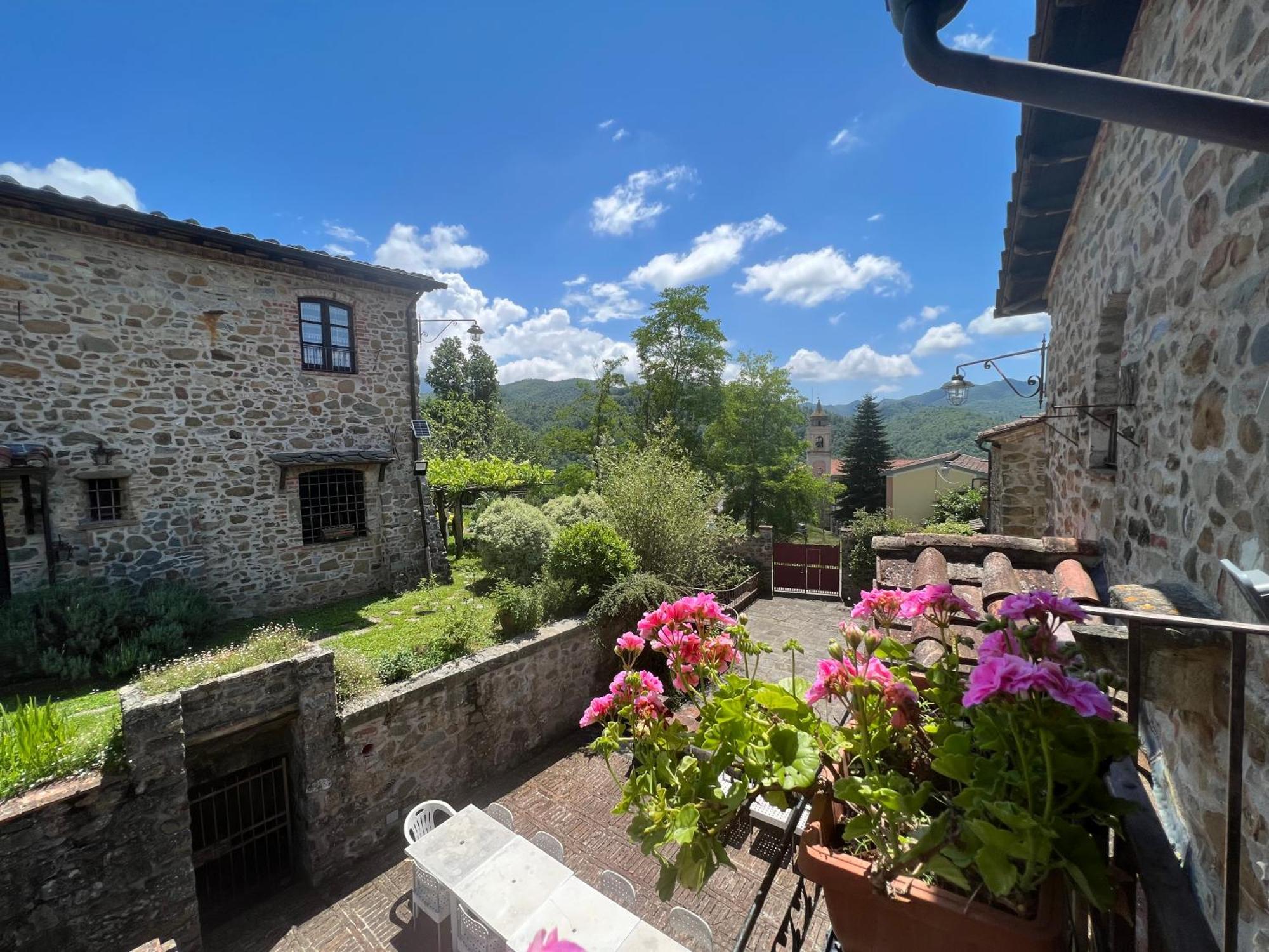 Podere Beatrice 20 Pax By Villasretreats Bardine di San Terenzo Bagian luar foto